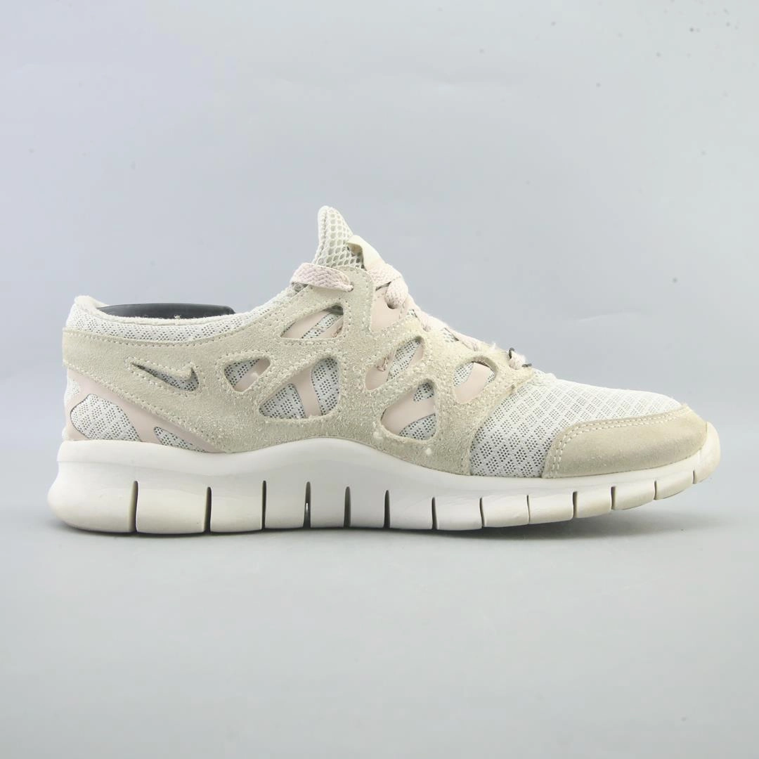 NIKE FREE RUN 2 sleek Nike sneaker angles