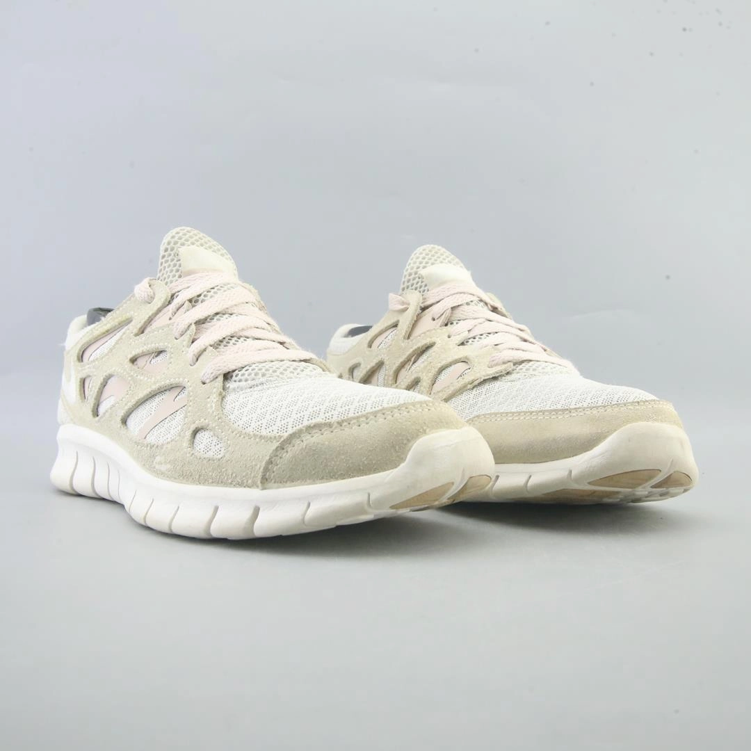 NIKE FREE RUN 2 sleek Nike sneaker angles