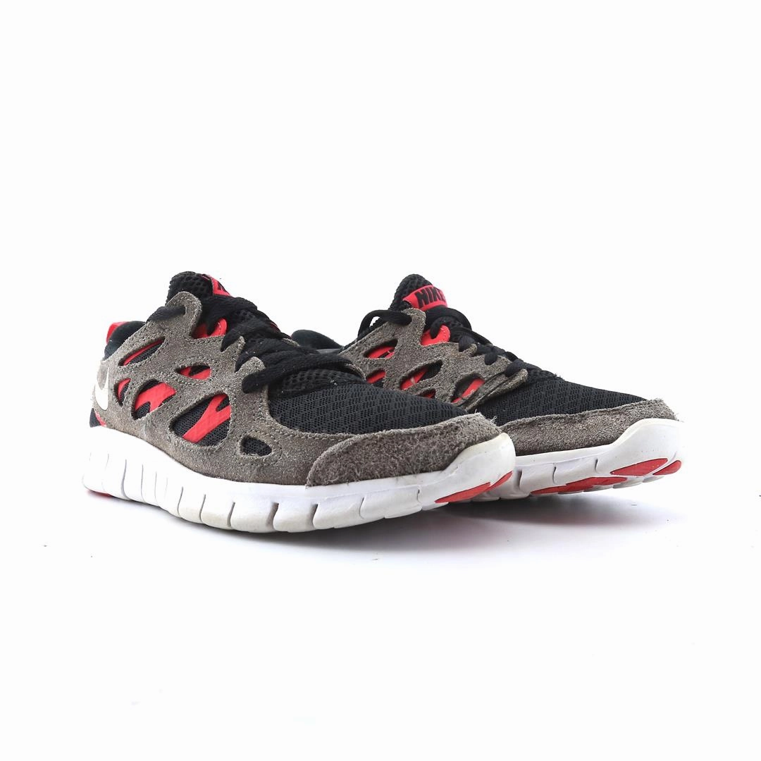 NIKE  FREE RUN 2 sleek Nike sneaker angles