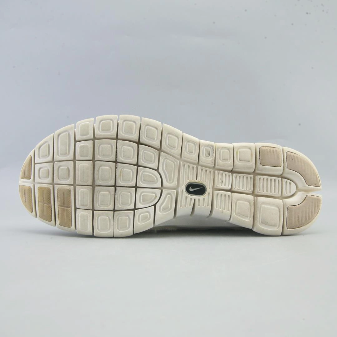 NIKE FREE RUN 2 sleek Nike sneaker angles
