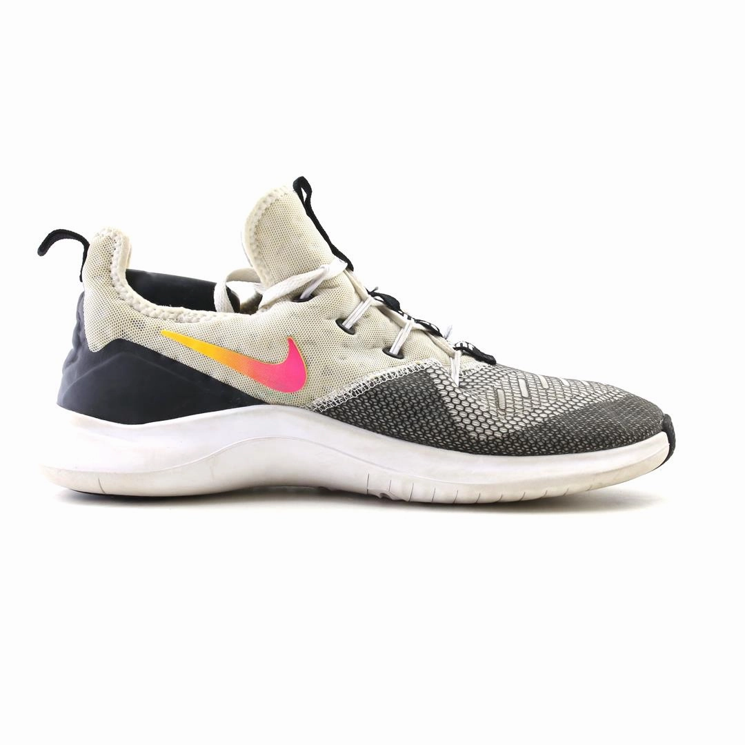NIKE FREE TR 8 vibrant Nike shoe colors