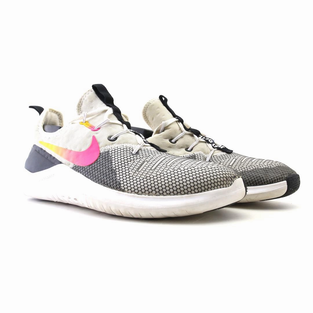 NIKE FREE TR 8 vibrant Nike shoe colors