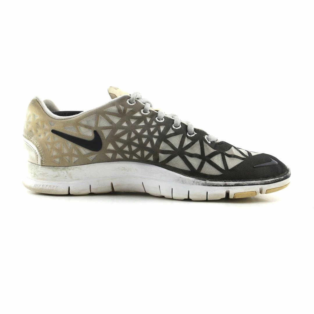 NIKE FREE TR FIT 3 sleek Nike sneaker angles