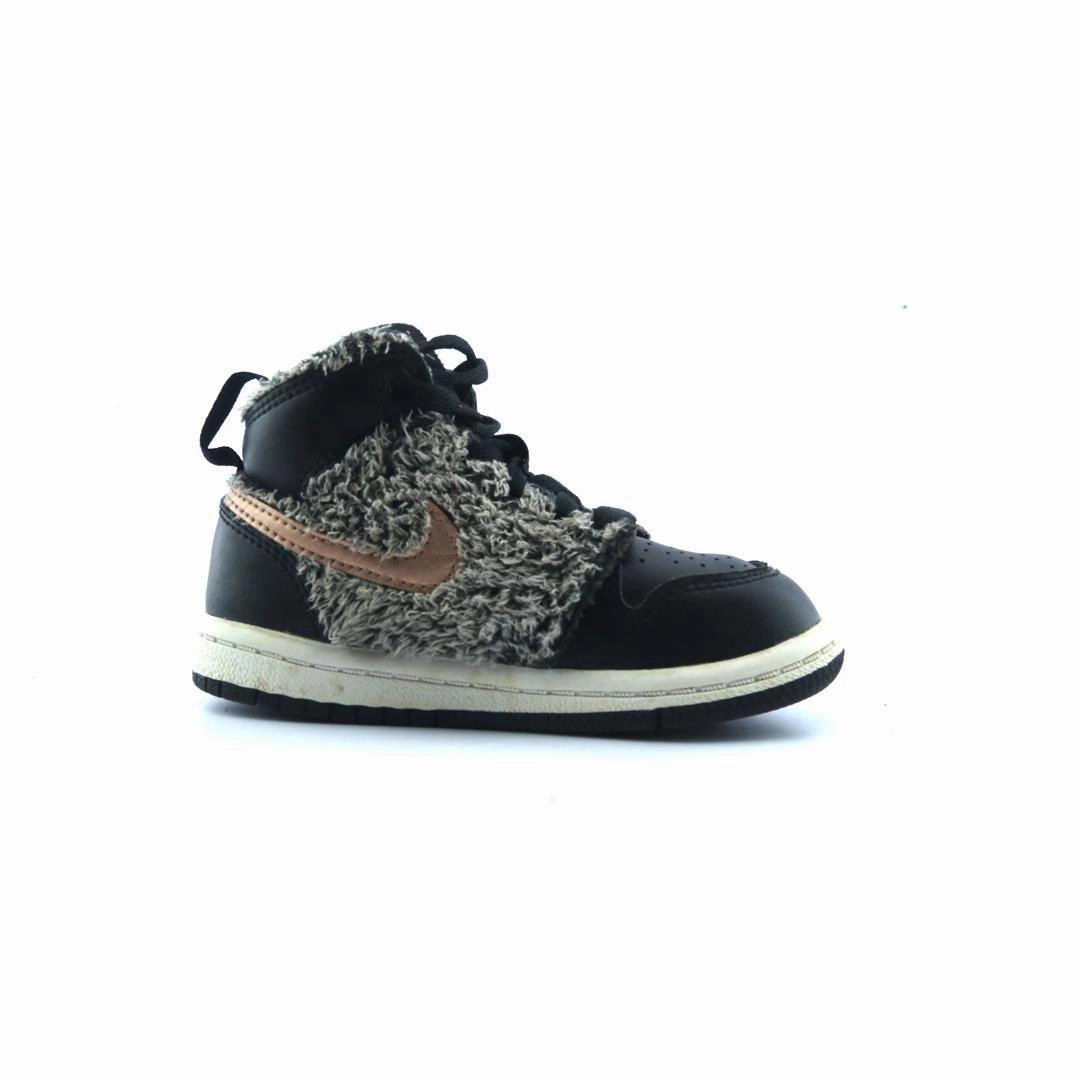 NIKE JORDAN 1 RETRO HIGH Nike lifestyle footwear visuals
