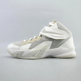 NIKE  LEBRON JAMES SOLDIER VIII Nike classic retro sneaker looks