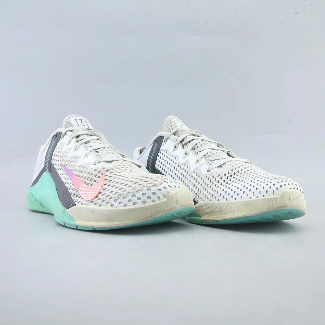NIKE METCON 6 classic Nike shoe photos