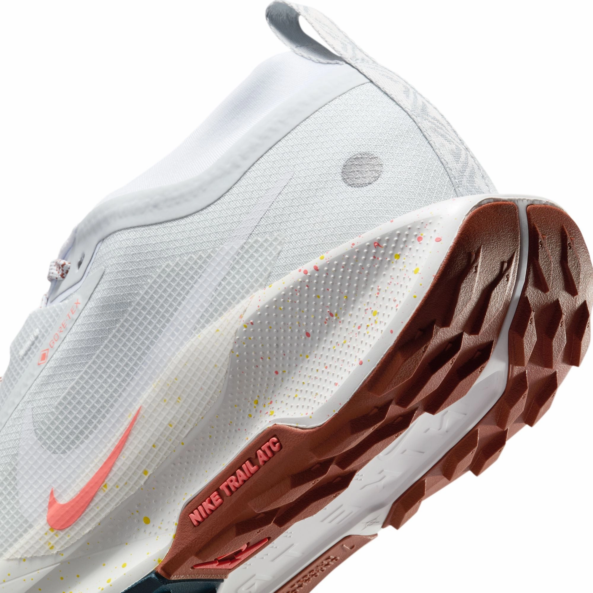 Nike Pegasus Trail 5 GORE-TEX | Pure Platinum / Football Grey / Pink Foam | Mens Nike cutting-edge sport shoes