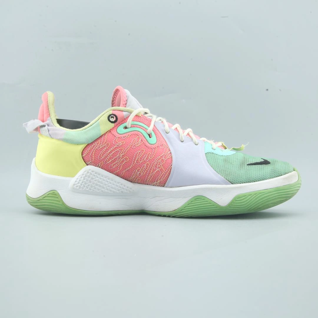 NIKE PG 5 Nike casual shoe imagery