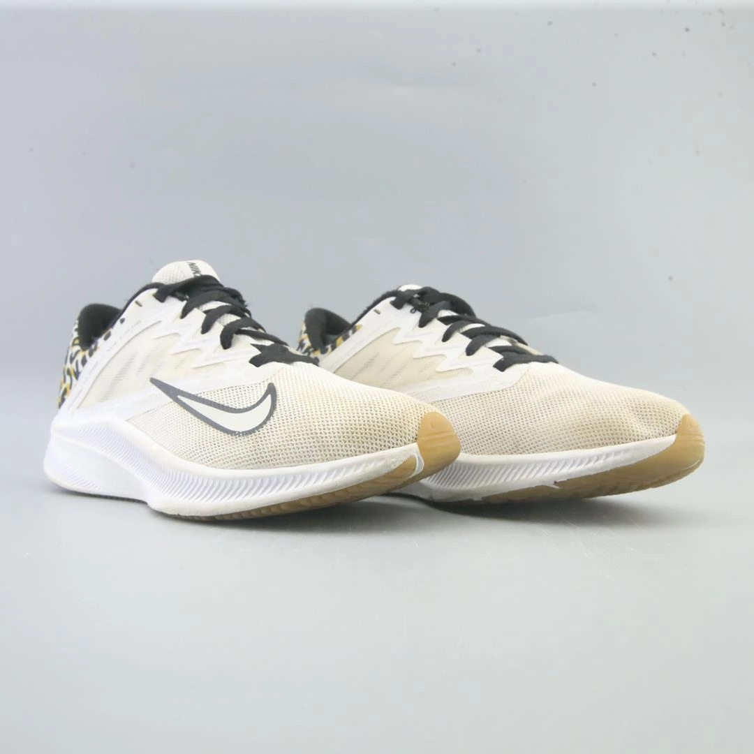 NIKE QUEST 3 sleek Nike sneaker angles