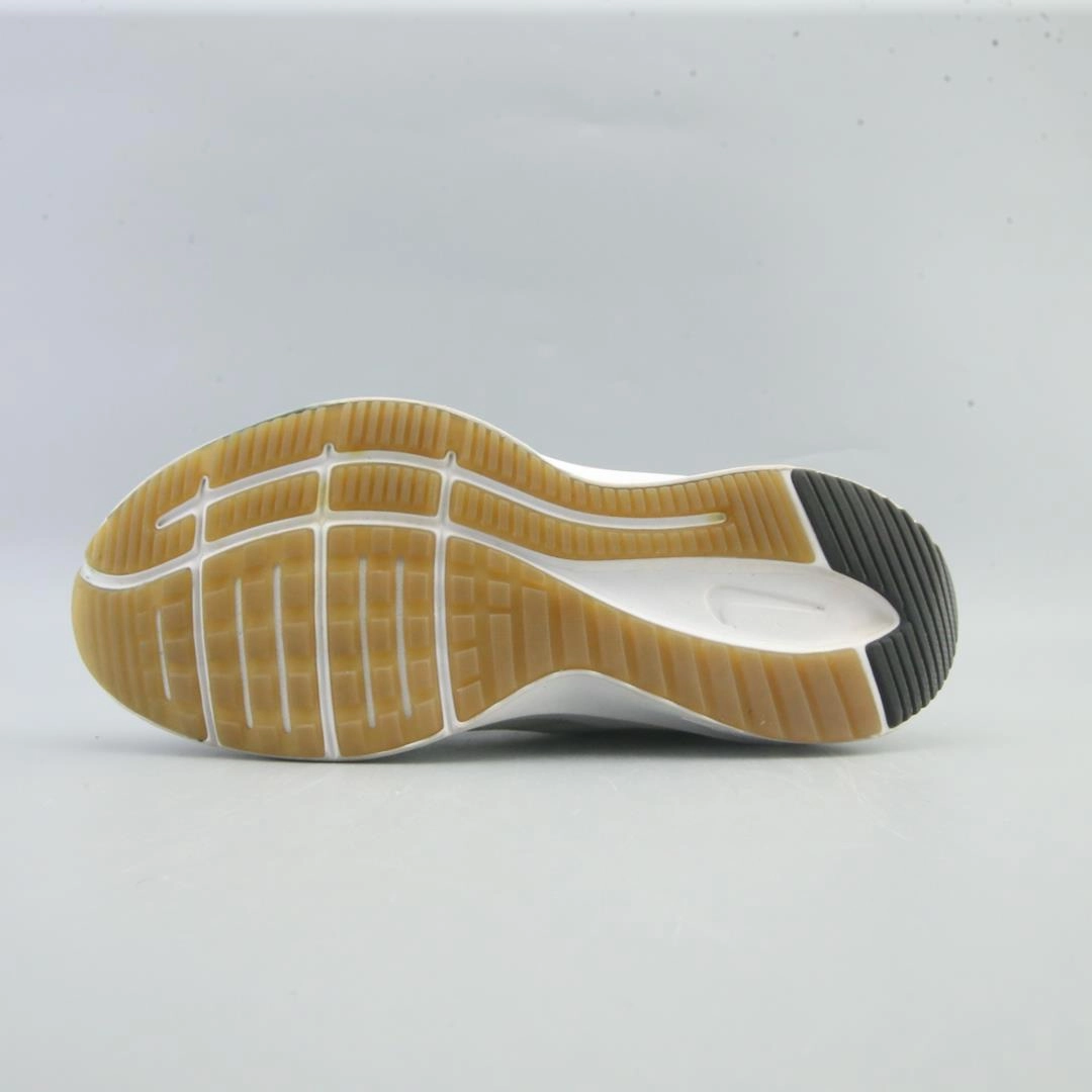 NIKE QUEST 3 sleek Nike sneaker angles