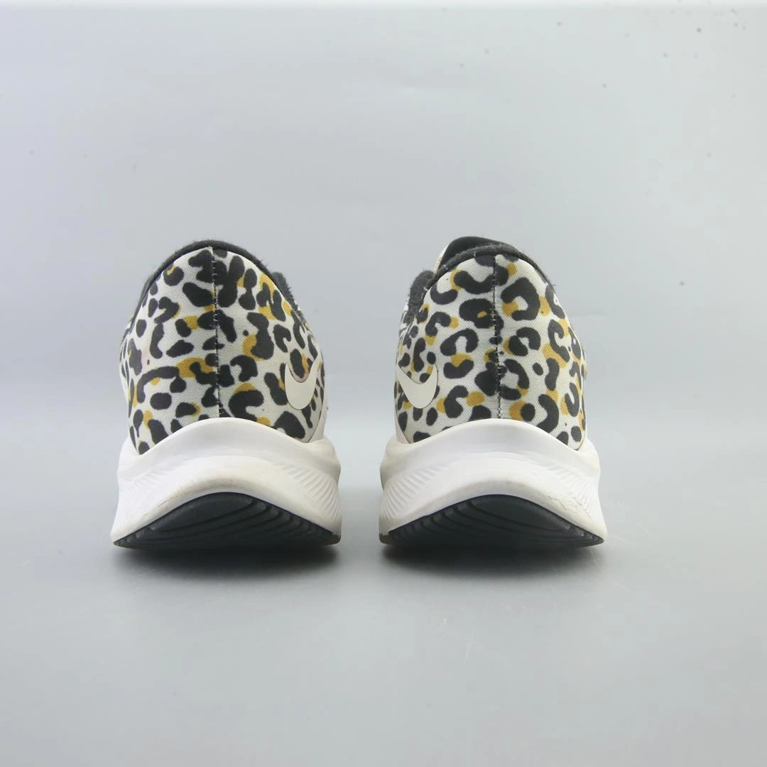 NIKE QUEST 3 sleek Nike sneaker angles