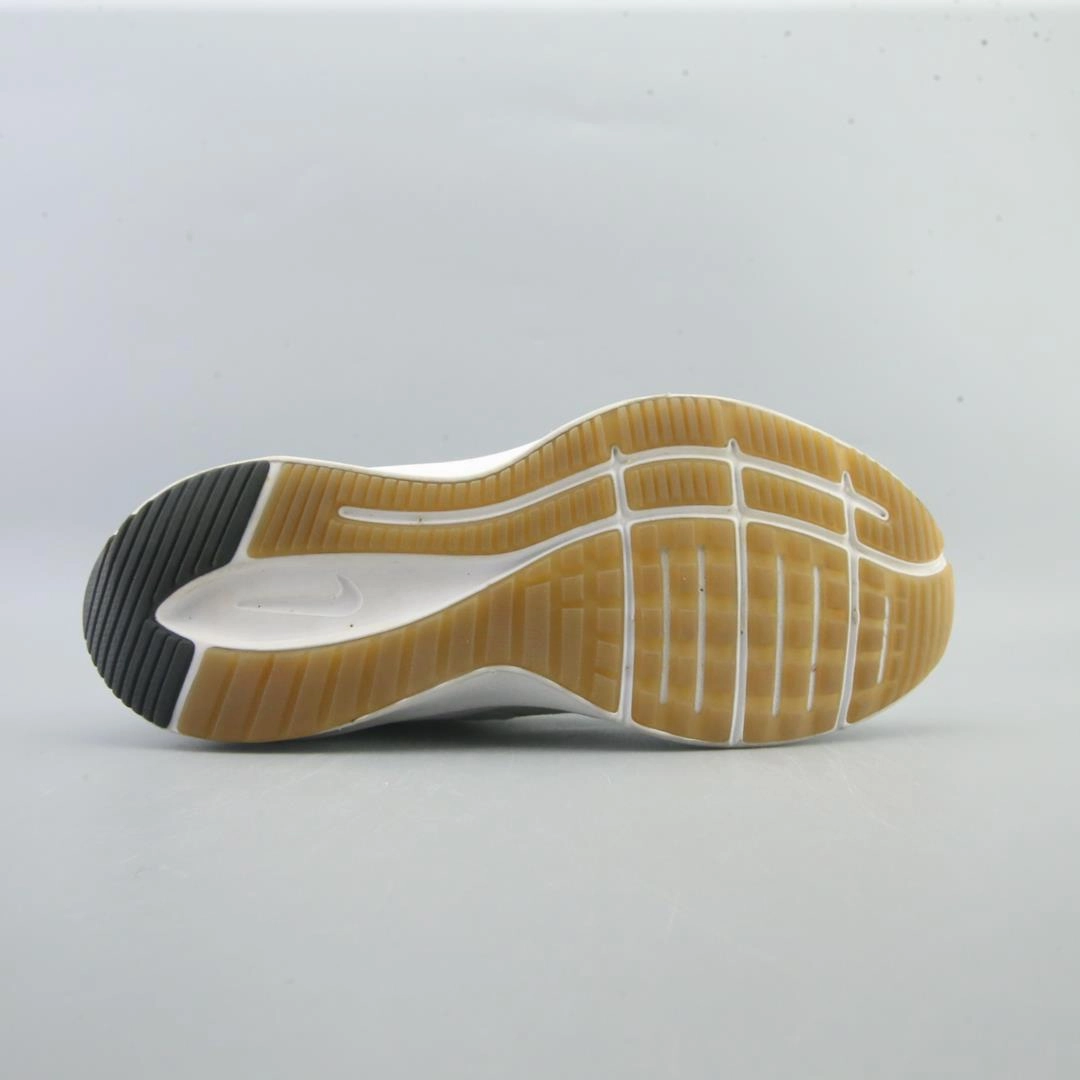 NIKE QUEST 3 sleek Nike sneaker angles