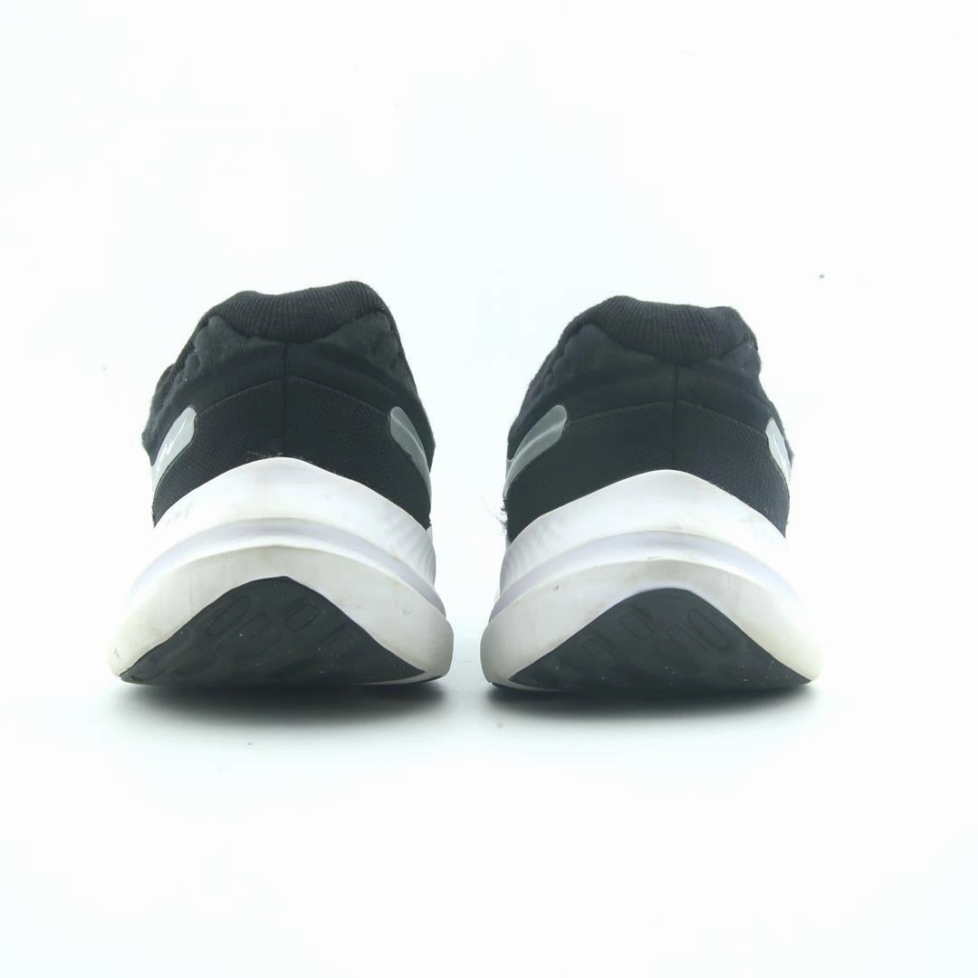 NIKE QUEST 5 Nike casual shoe imagery