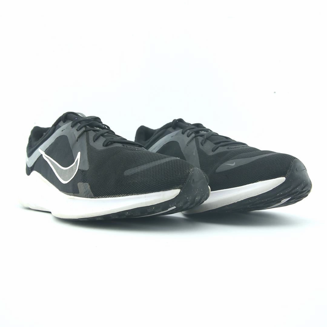 NIKE QUEST 5 Nike casual shoe imagery