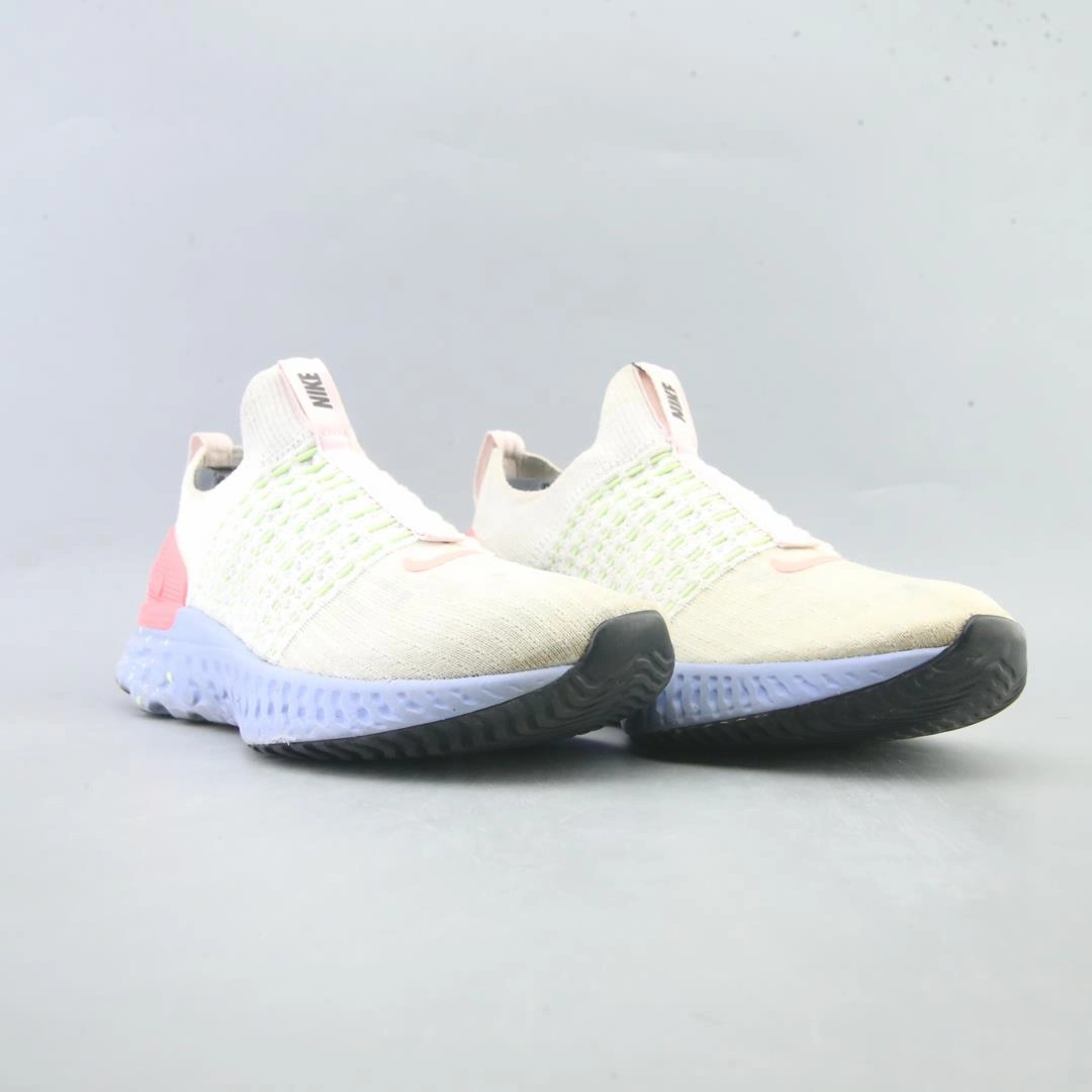 NIKE  REACT PHANTOM RUN FLYKNIT 2 classic Nike shoe photos