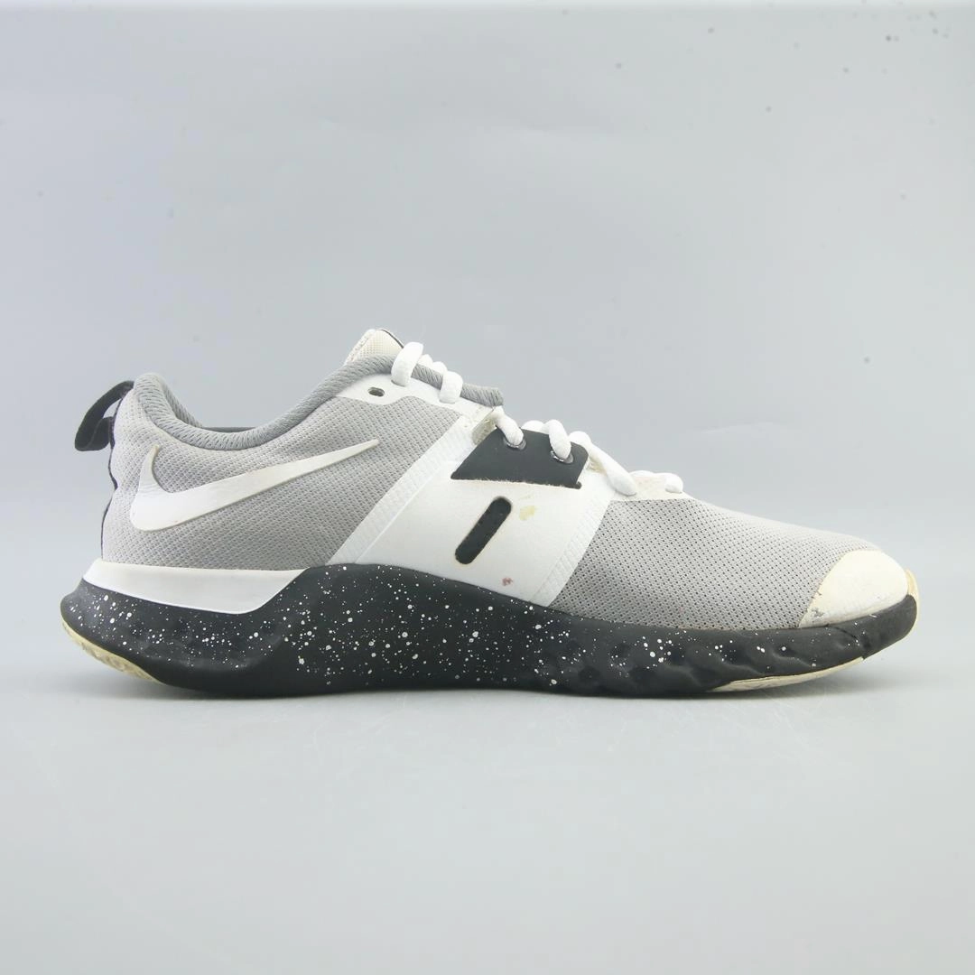 NIKE RENEW RETALIATION TR classic Nike shoe photos
