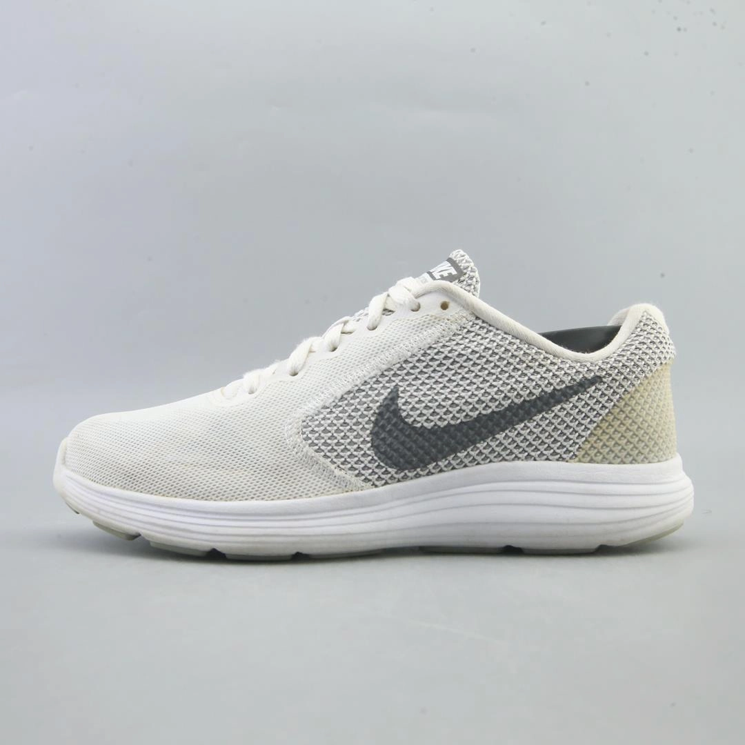 NIKE REVOLUTION 3 Nike supportive fitness footwear