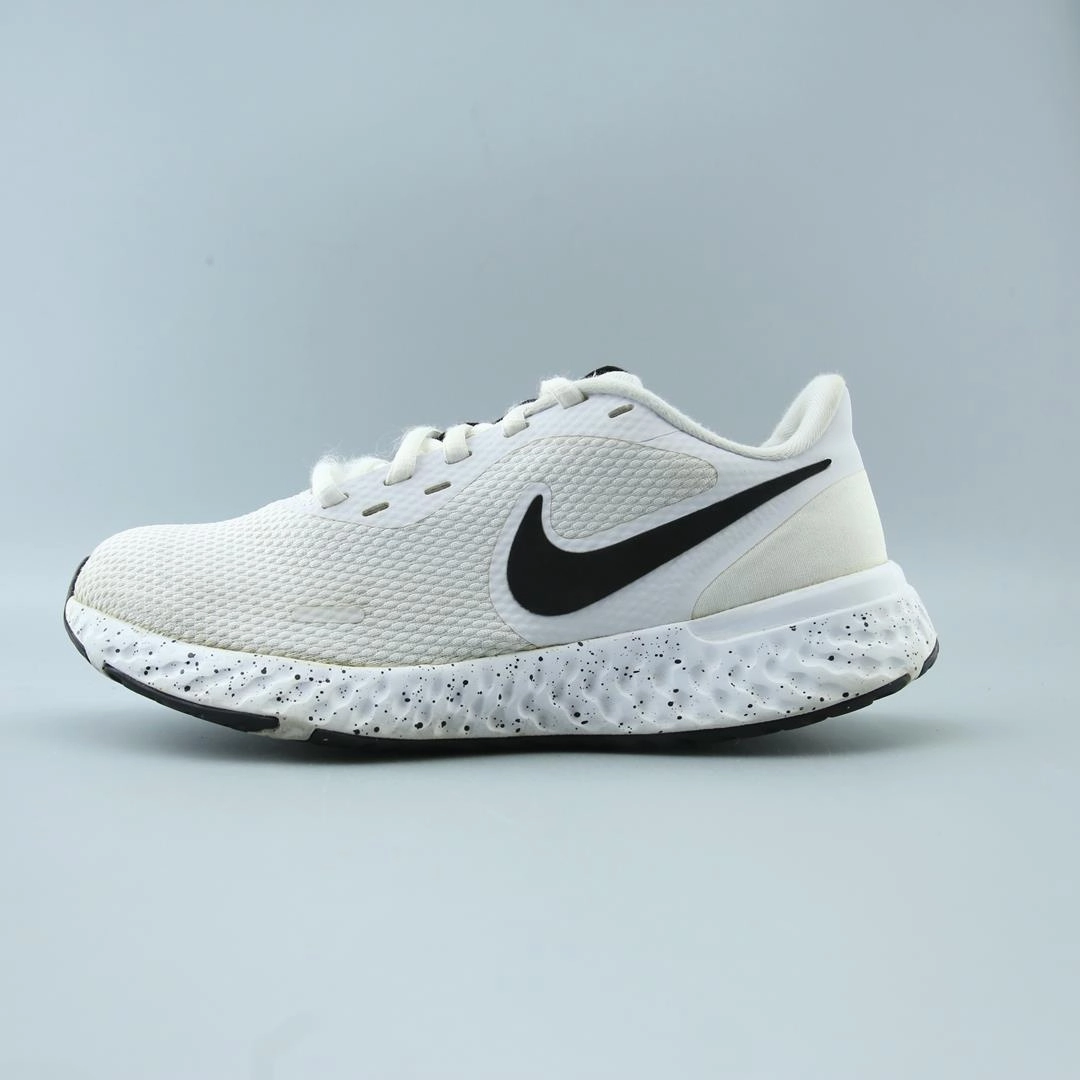 NIKE REVOLUTION 5 Nike lightweight trainer models