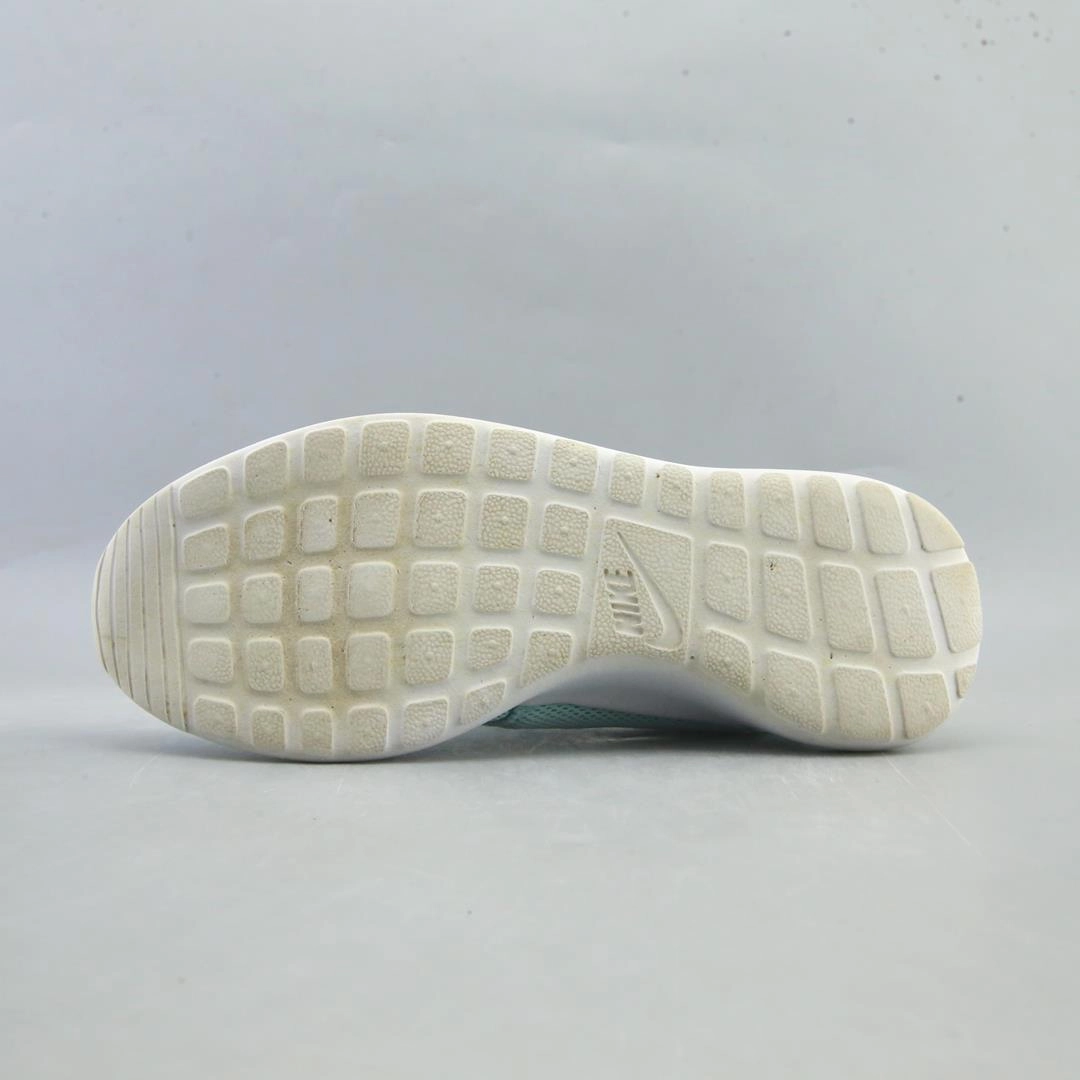 NIKE ROSHE ONE classic Nike shoe photos