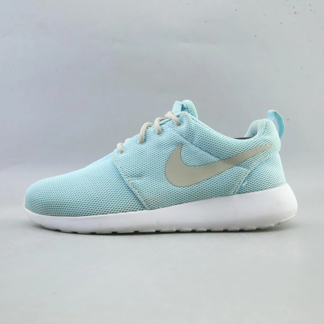 NIKE ROSHE ONE Nike modern athletic shoe designs