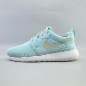NIKE ROSHE ONE Nike modern athletic shoe designs