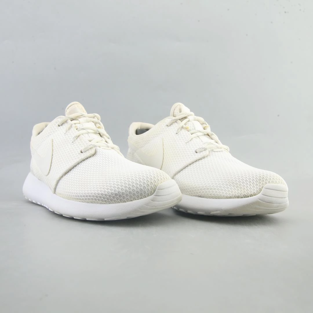 NIKE ROSHE ONE classic Nike shoe photos
