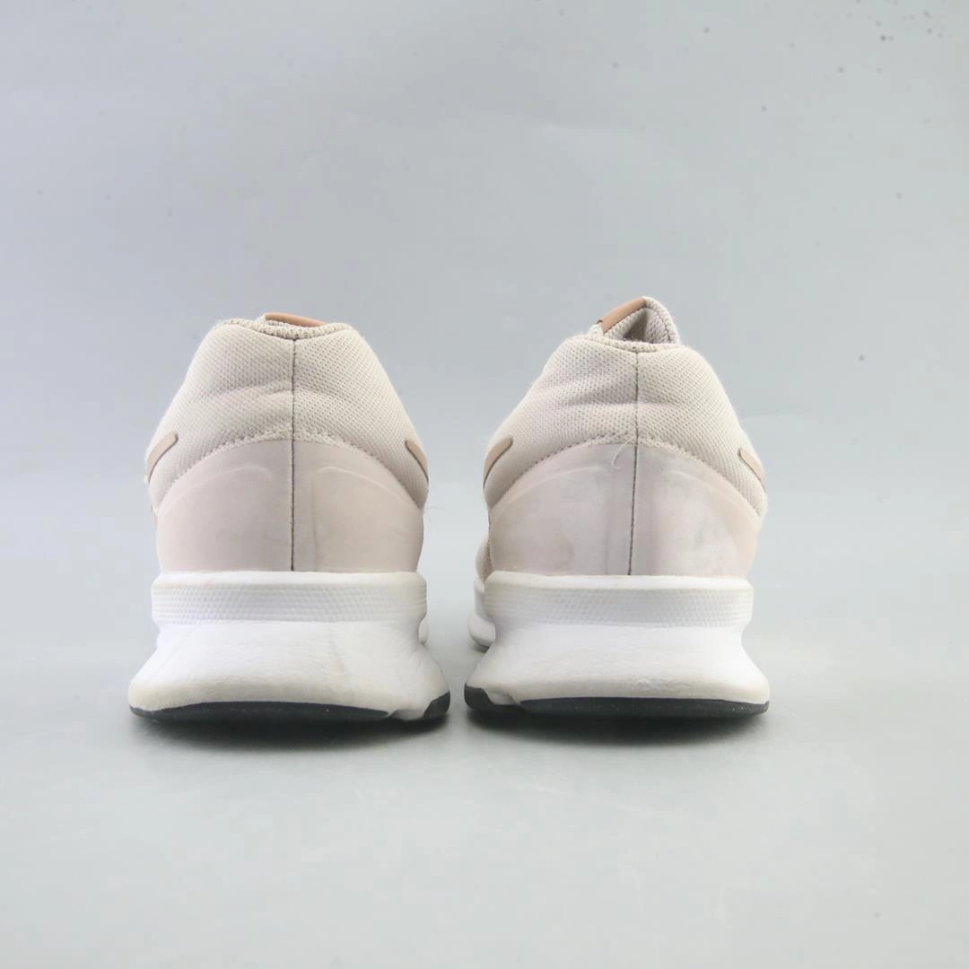 NIKE RUN SWIFT 3 sleek Nike sneaker angles