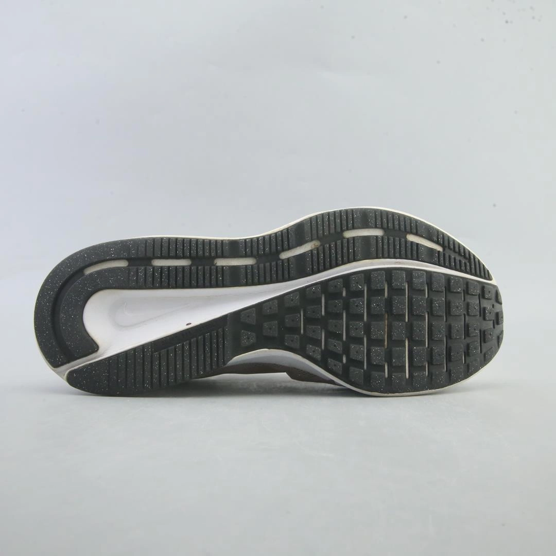 NIKE RUN SWIFT 3 sleek Nike sneaker angles
