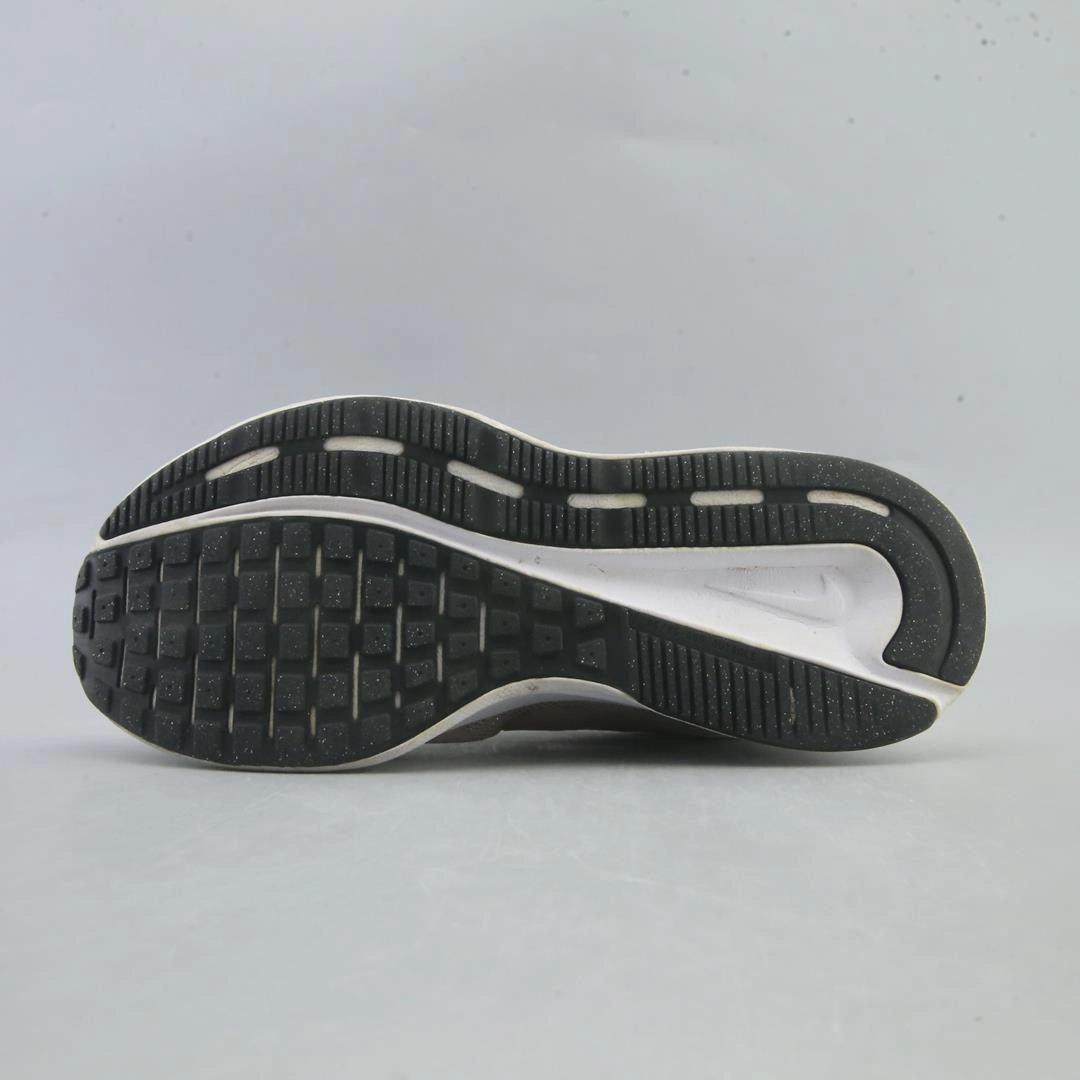NIKE RUN SWIFT 3 sleek Nike sneaker angles