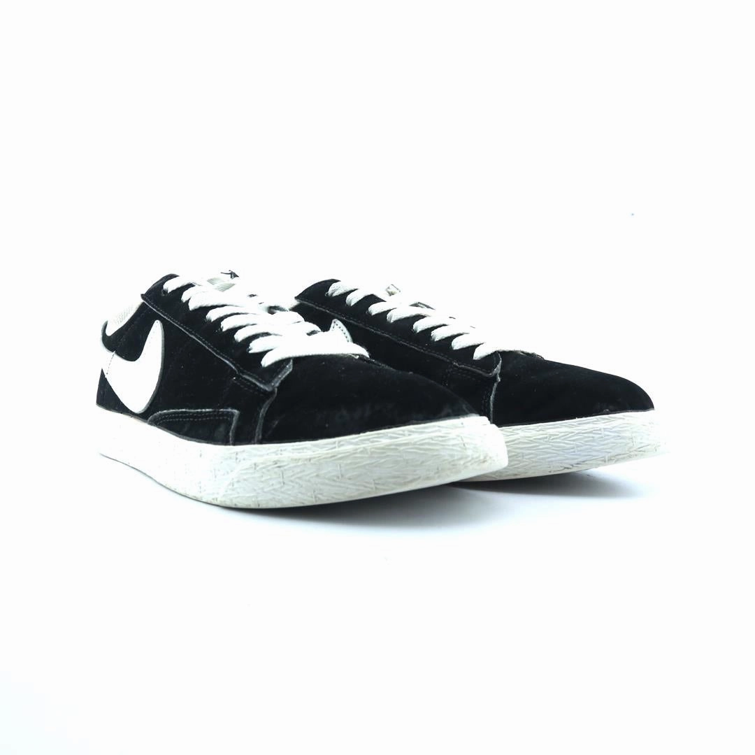 NIKE SB BLAZER LOW Nike running shoe close-ups