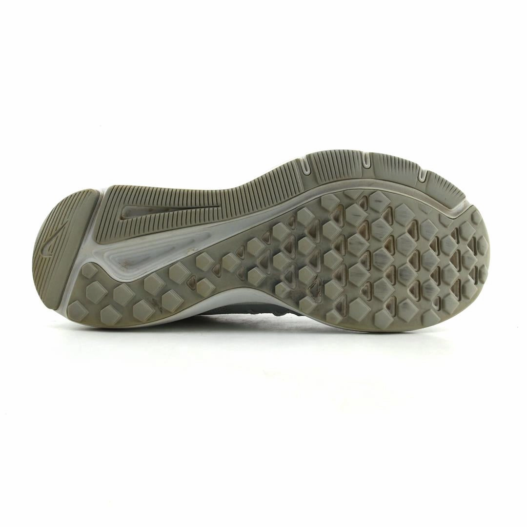 NIKE SWIFT RUN sleek Nike sneaker angles