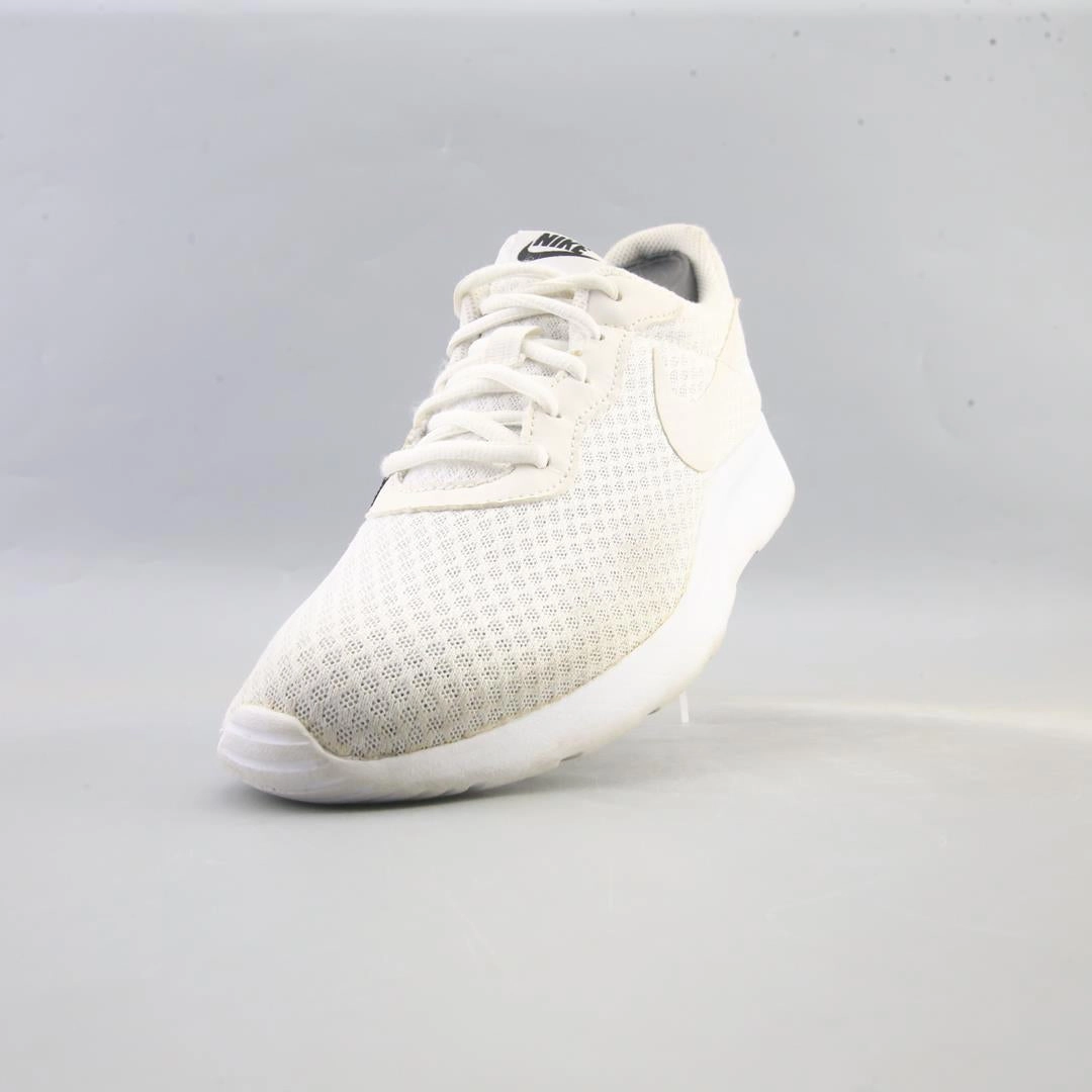 NIKE TANJUN modern Nike footwear styles