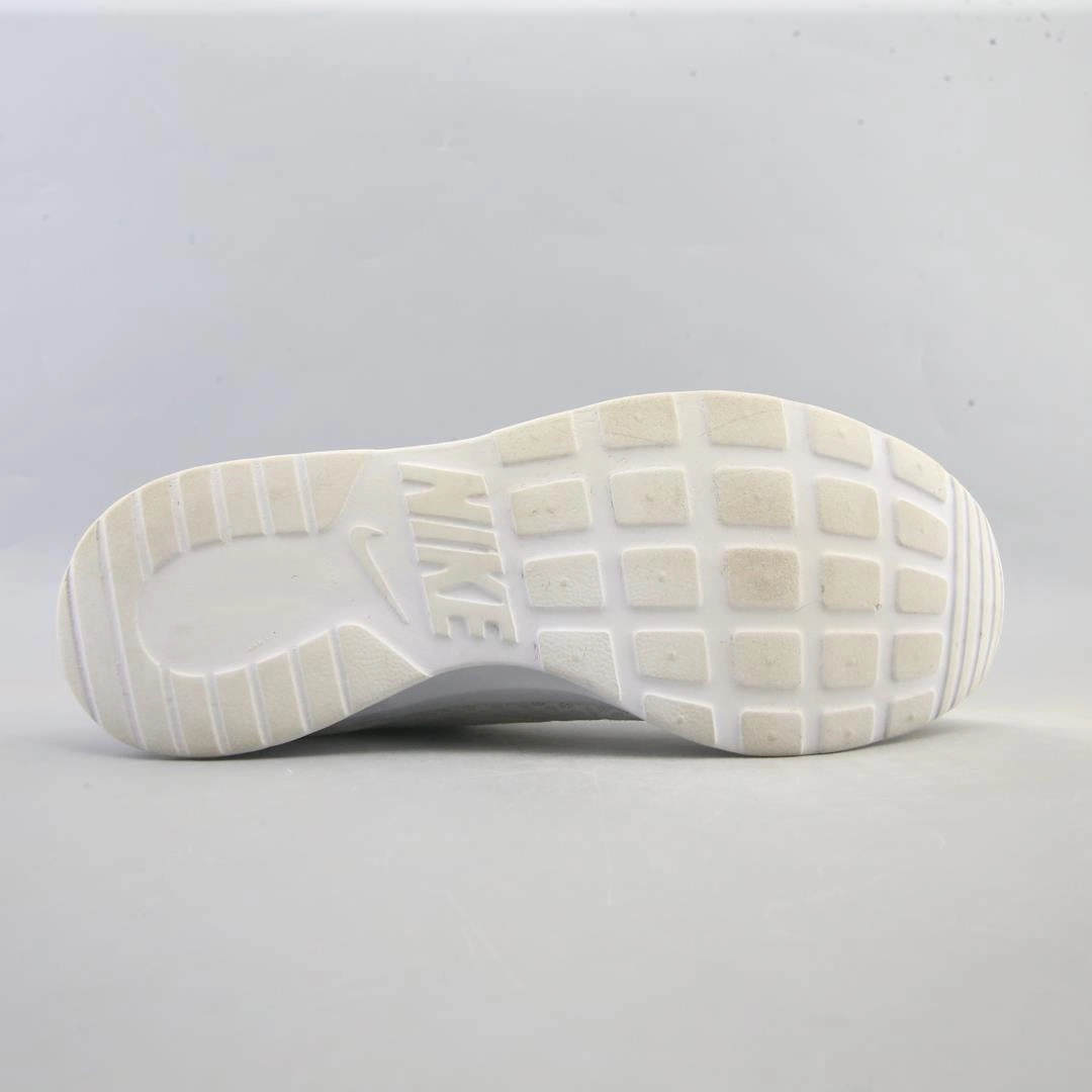 NIKE TANJUN modern Nike footwear styles