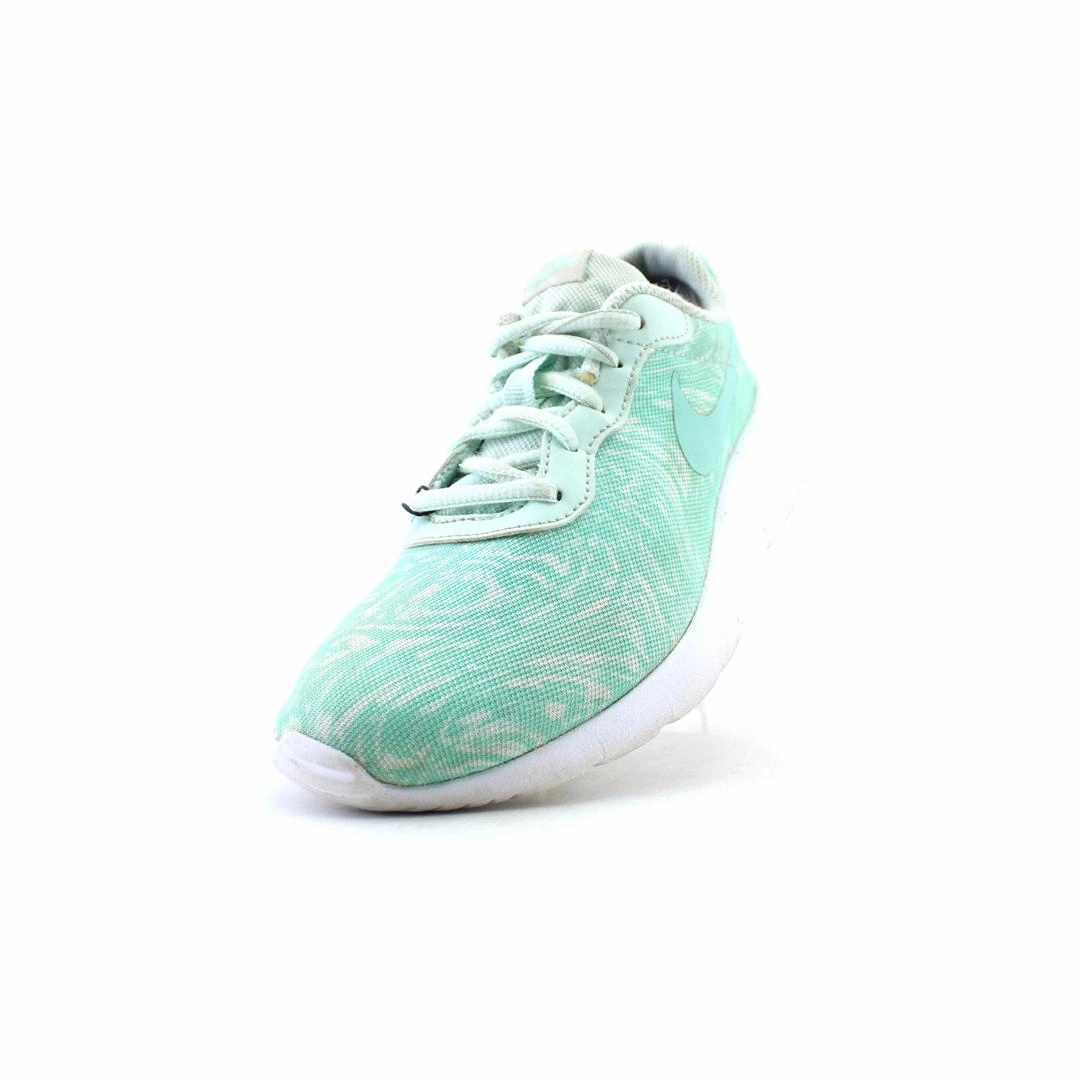 NIKE  TANJUN Nike performance shoe shots