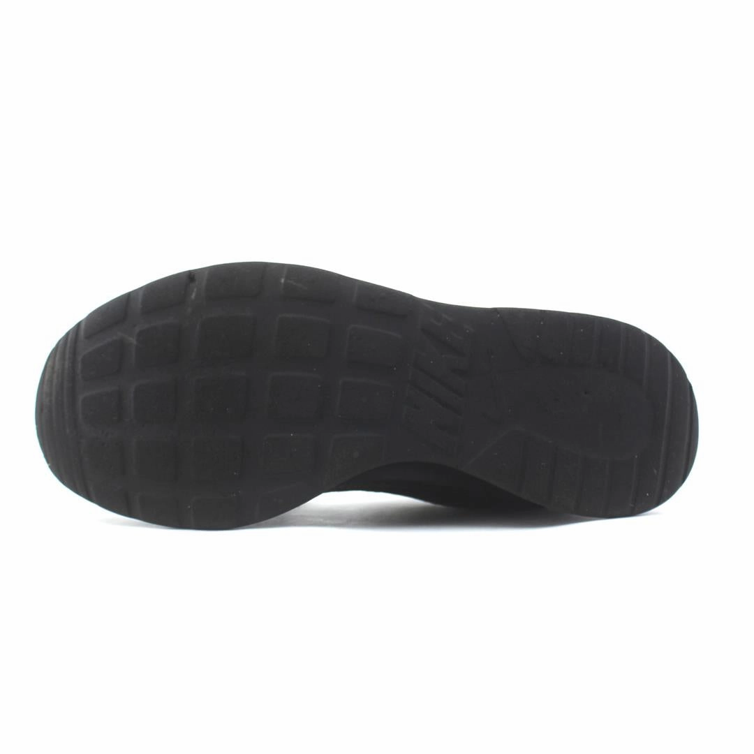 NIKE TANJUN Nike performance shoe shots
