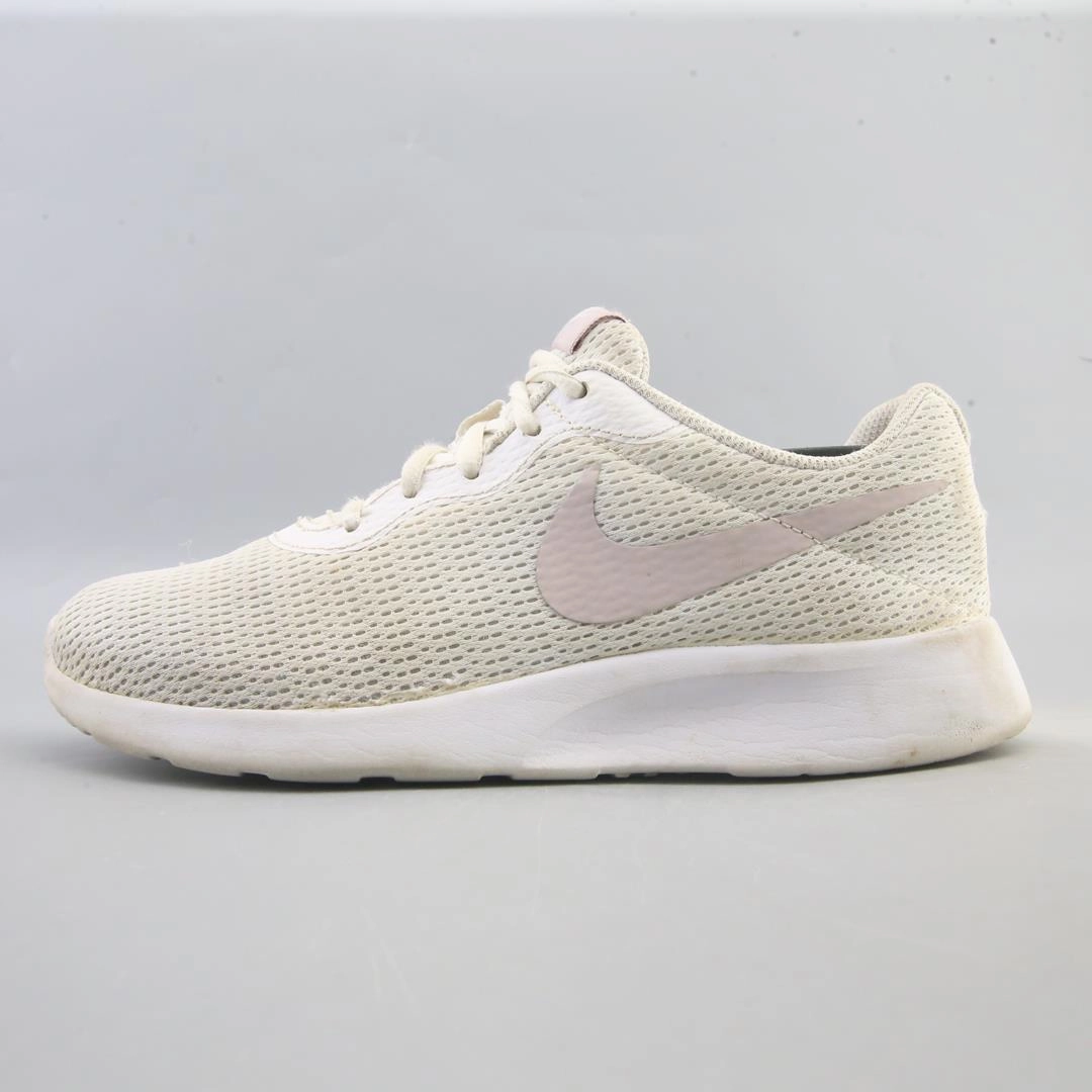 NIKE TANJUN Nike iconic sport shoe silhouettes