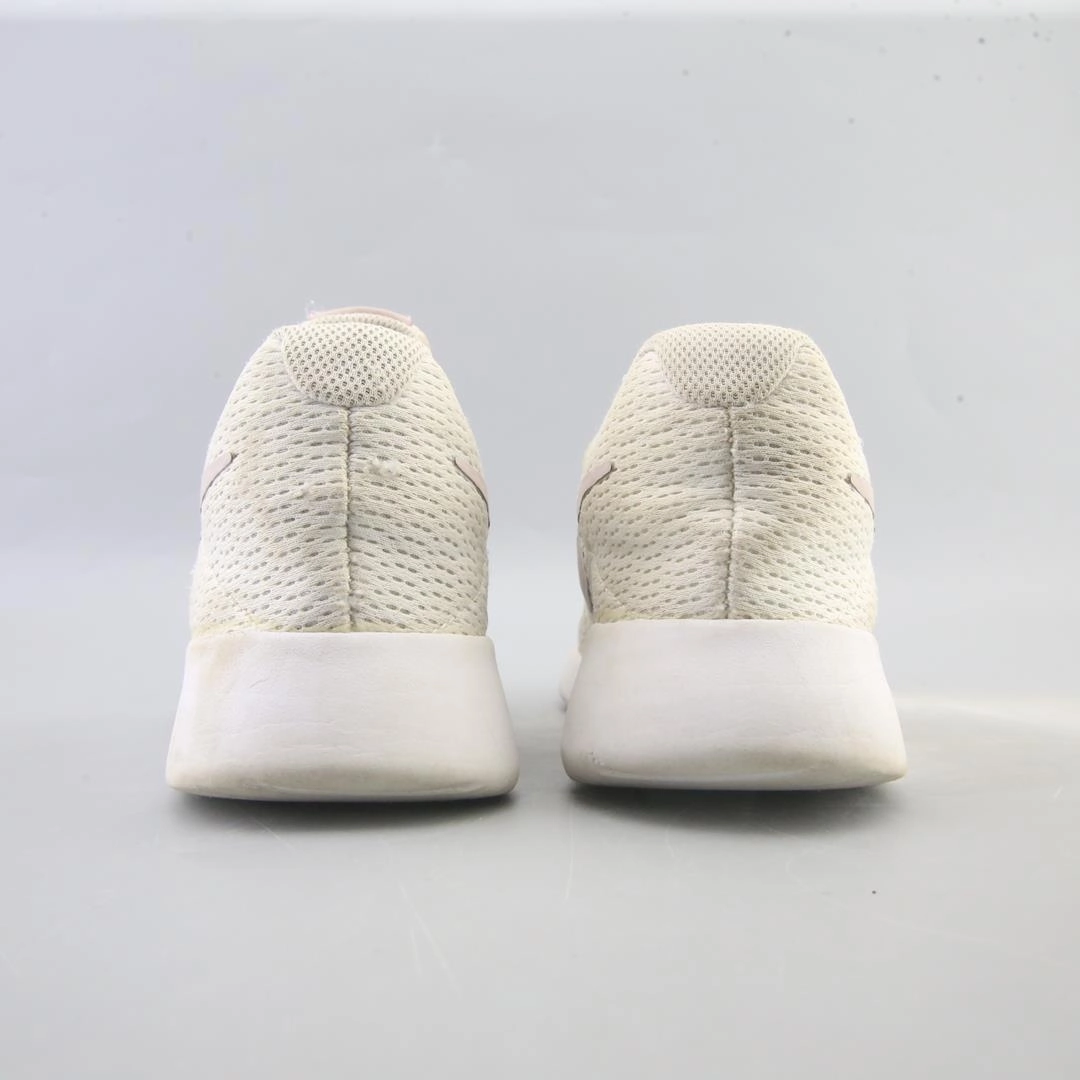 NIKE TANJUN vibrant Nike shoe colors