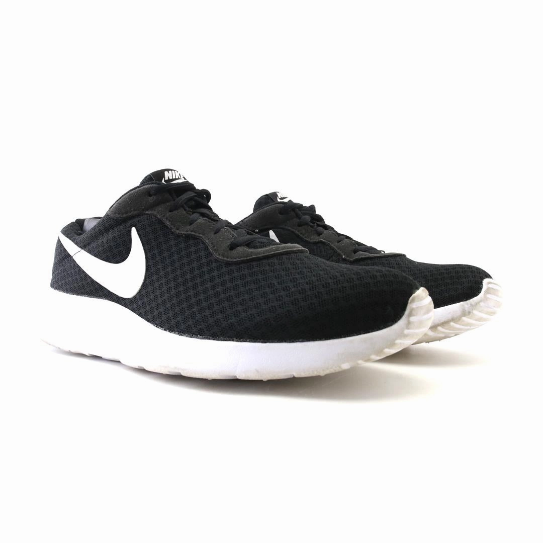 NIKE TANJUN vibrant Nike shoe colors