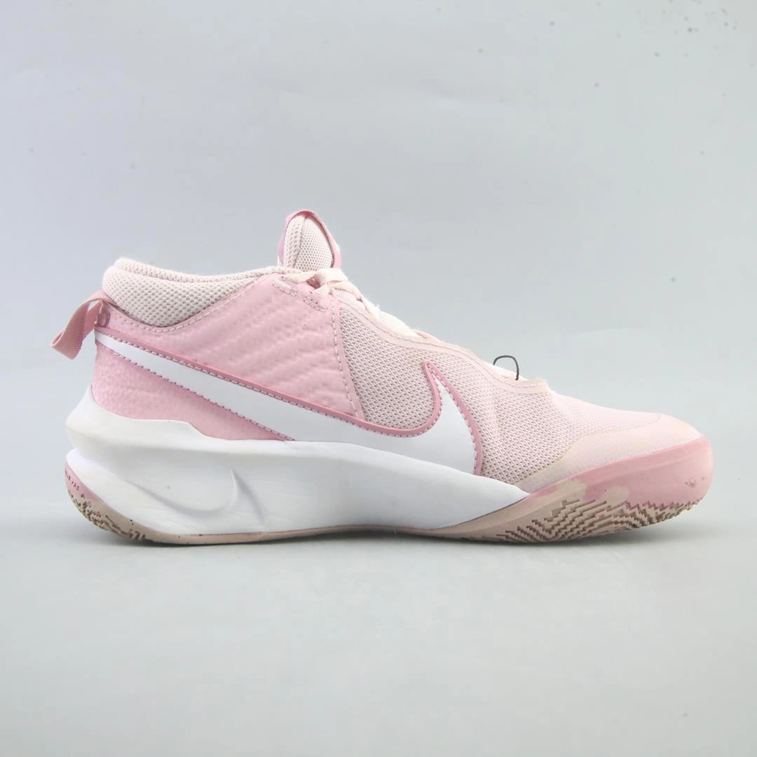 NIKE TEAM HUSTLE D 10 sleek Nike sneaker angles