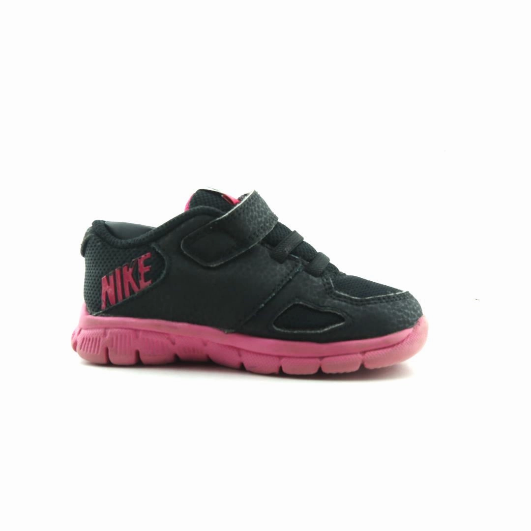 NIKE TRAINING Nike lifestyle footwear visuals