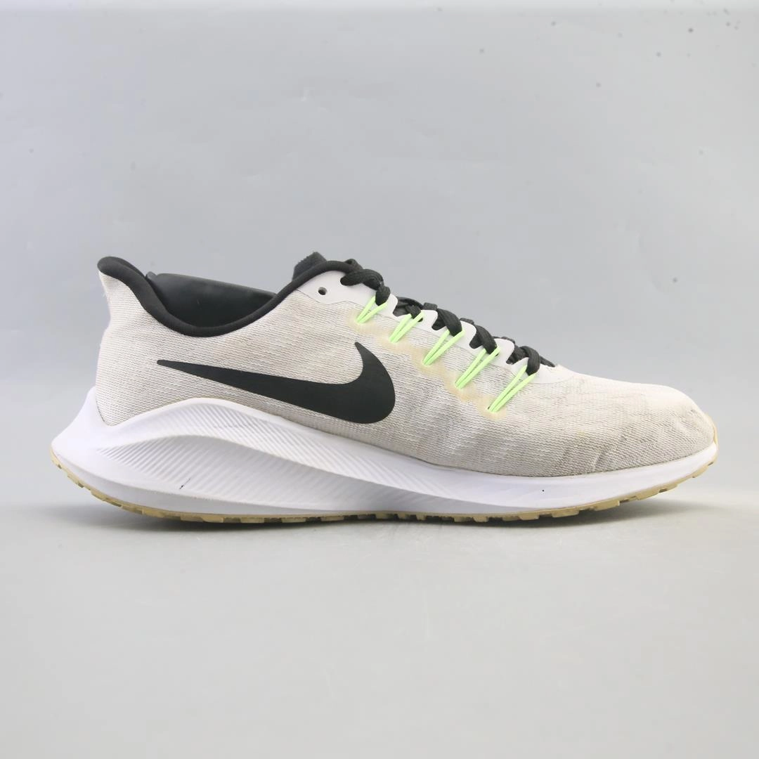 NIKE VOMERO 14 vibrant Nike shoe colors