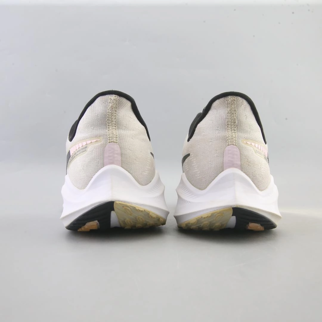 NIKE VOMERO 14 vibrant Nike shoe colors