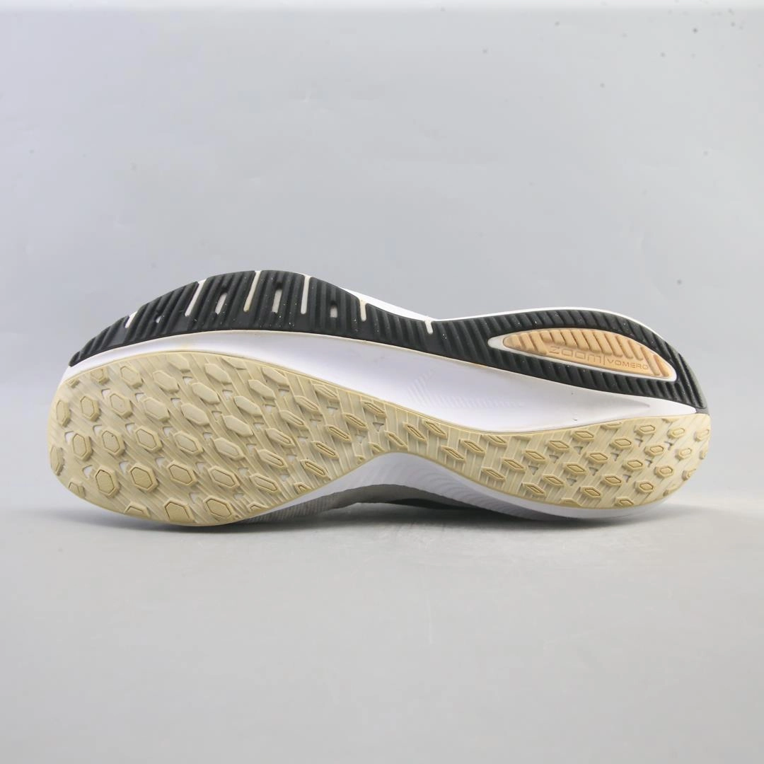 NIKE VOMERO 14 vibrant Nike shoe colors