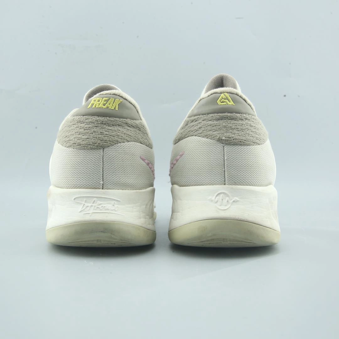NIKE ZOOM FREAK 4 Nike casual shoe imagery