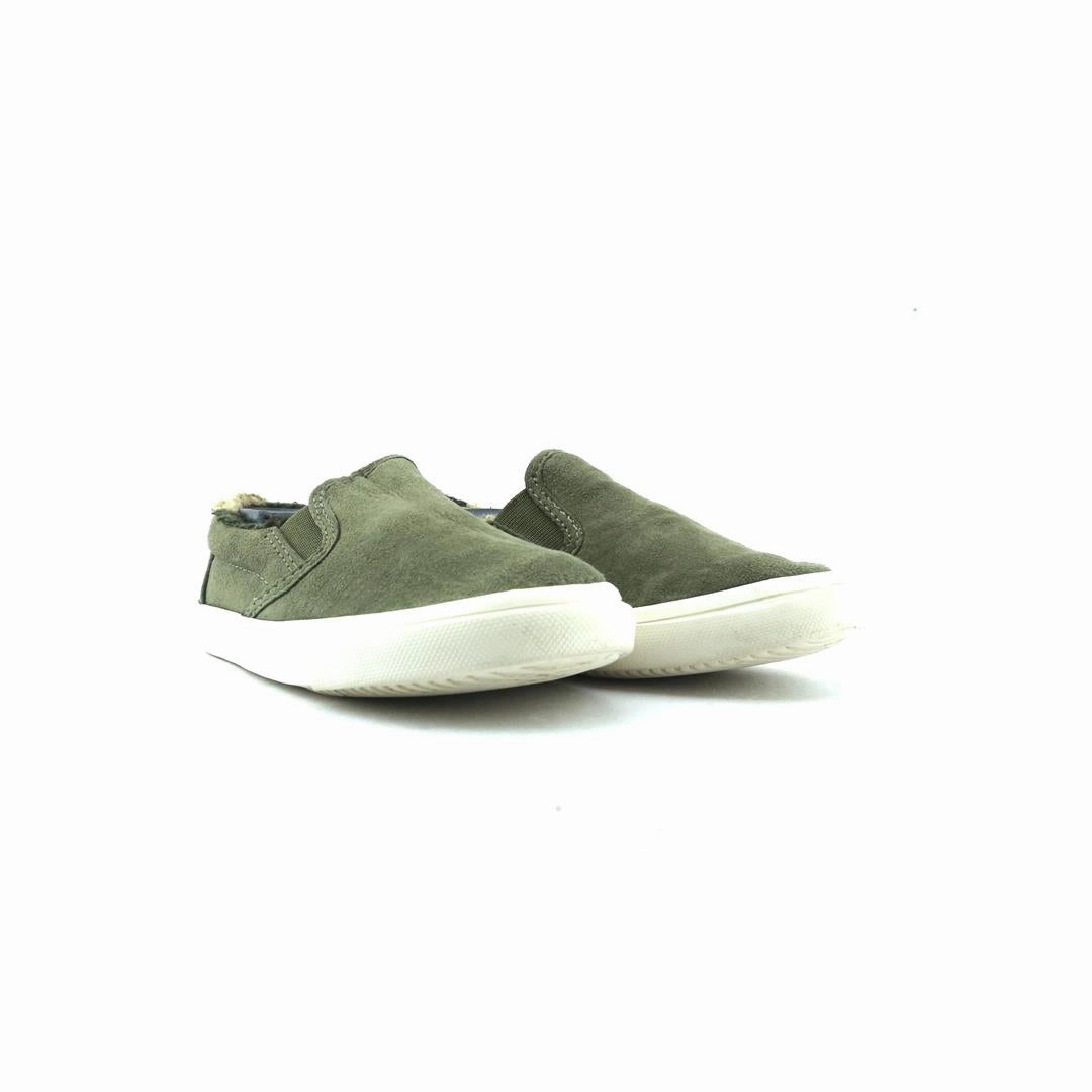 OLD NAVY . affordable Old Navy shoe visuals