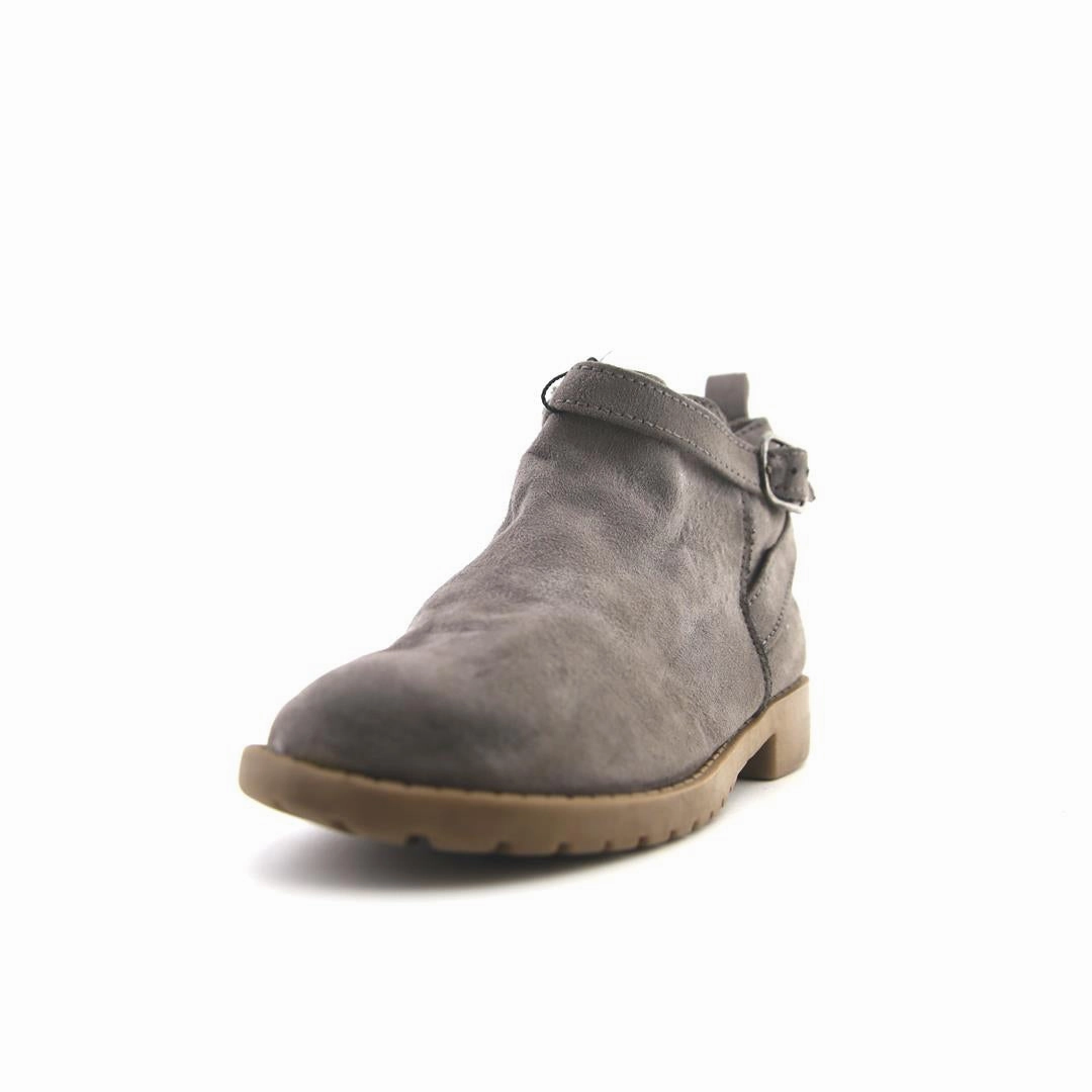 OLD NAVY .. affordable Old Navy shoe visuals