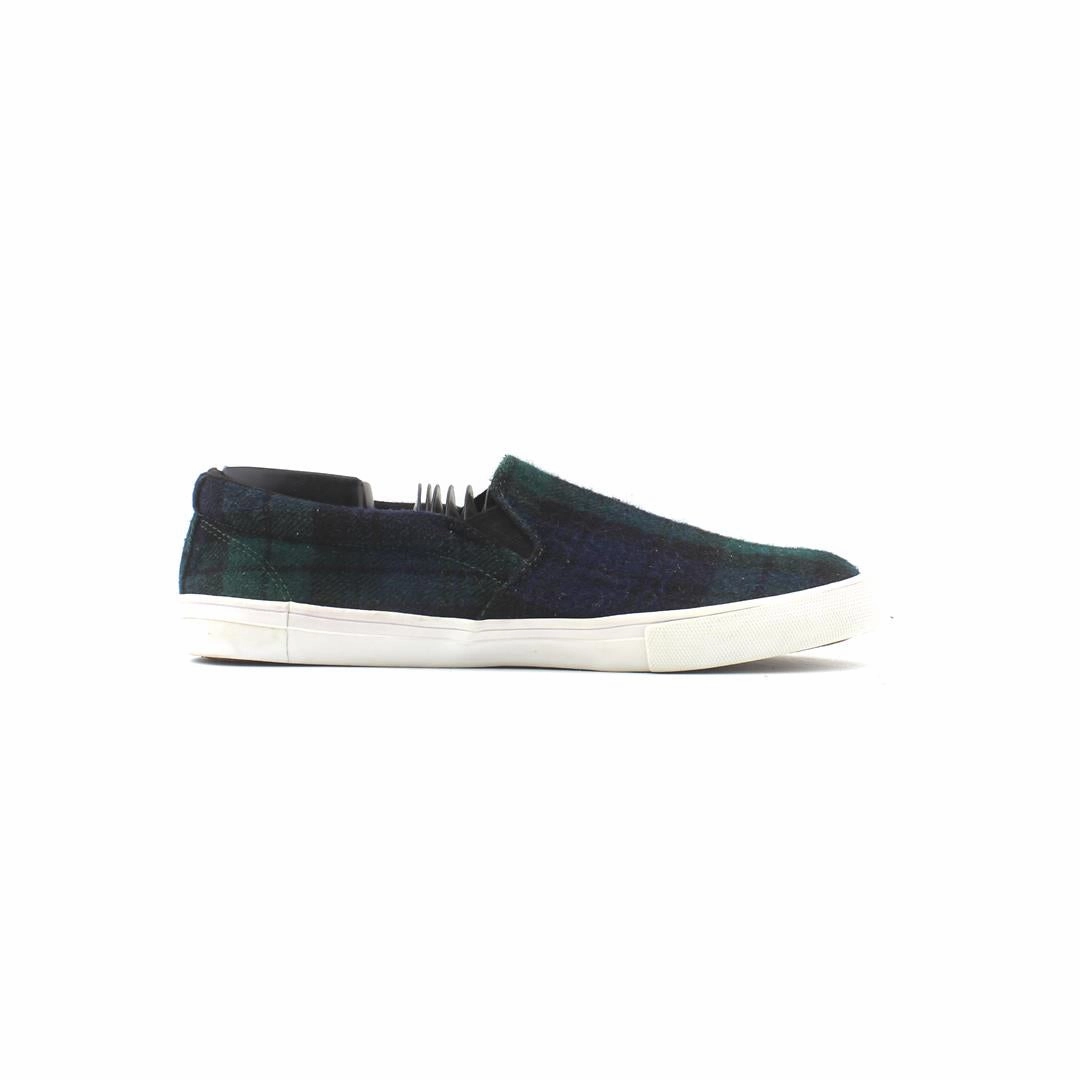 OLD NAVY . affordable Old Navy shoe visuals