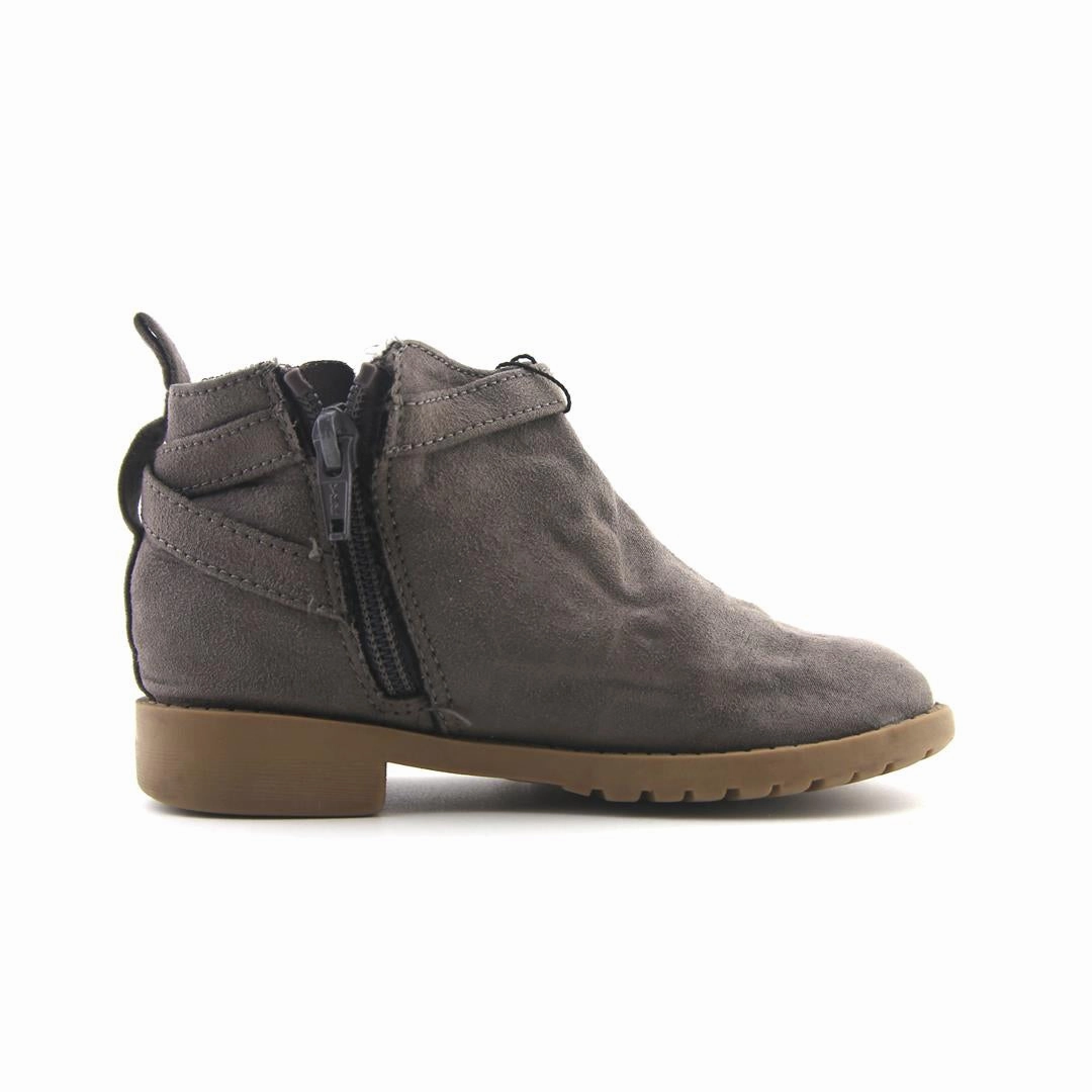 OLD NAVY .. affordable Old Navy shoe visuals