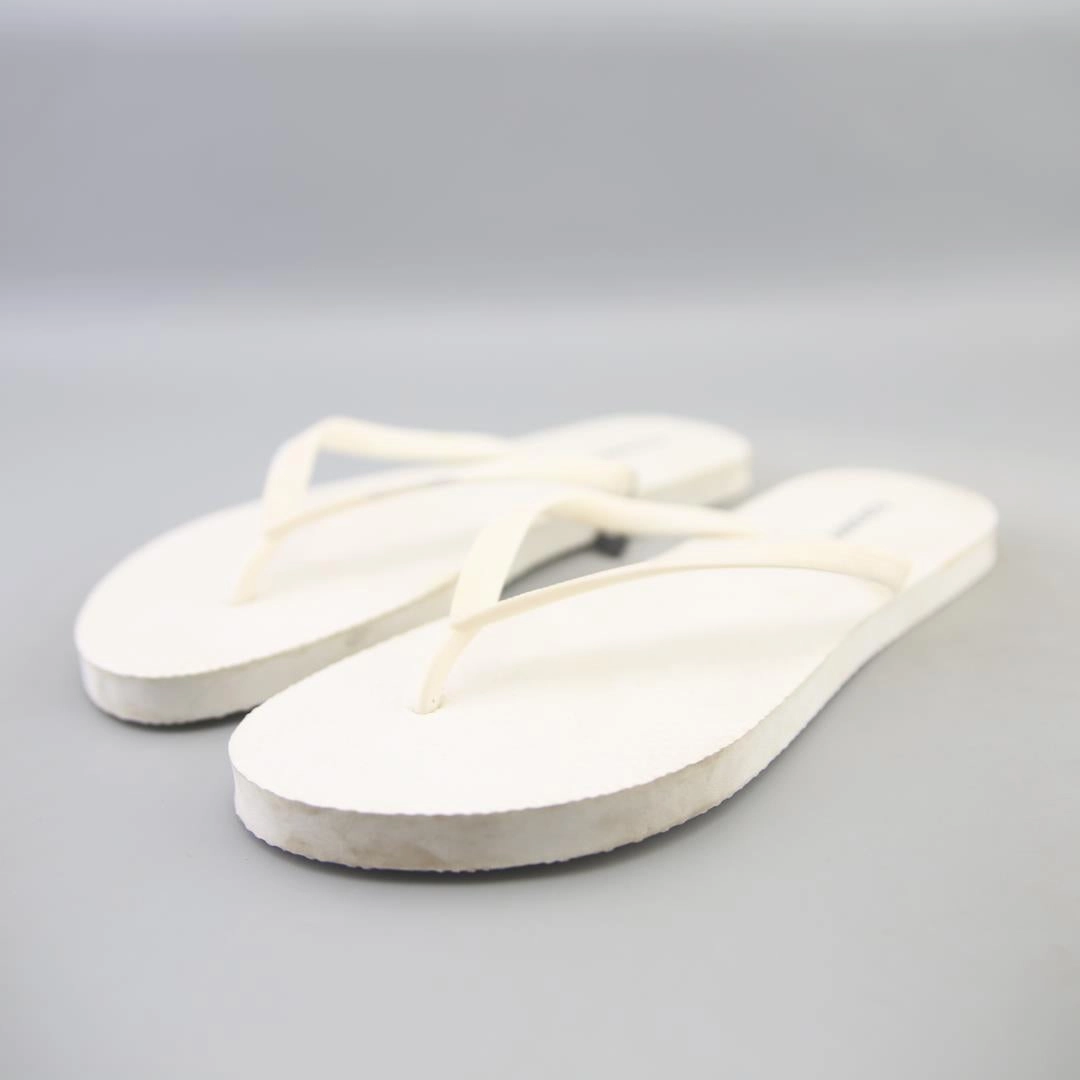 OLD NAVY . Old Navy versatile casual footwear