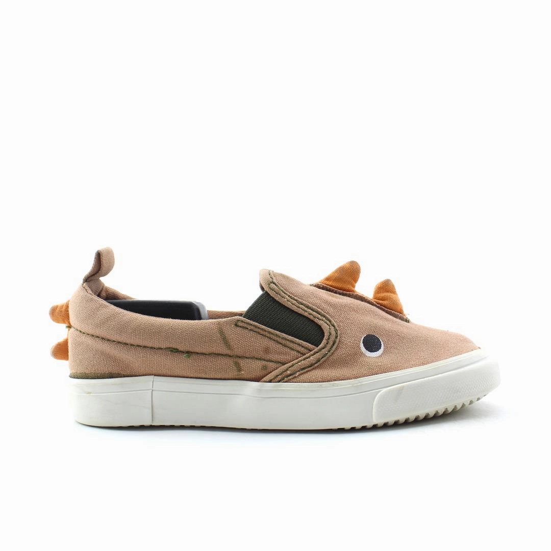 OLD NAVY . affordable Old Navy shoe visuals